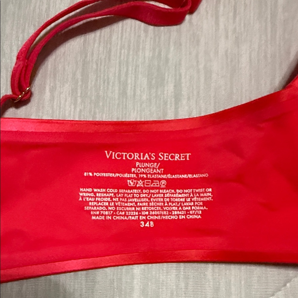 Victoria's Secret Bold Red Bra - Picture 2 of 4